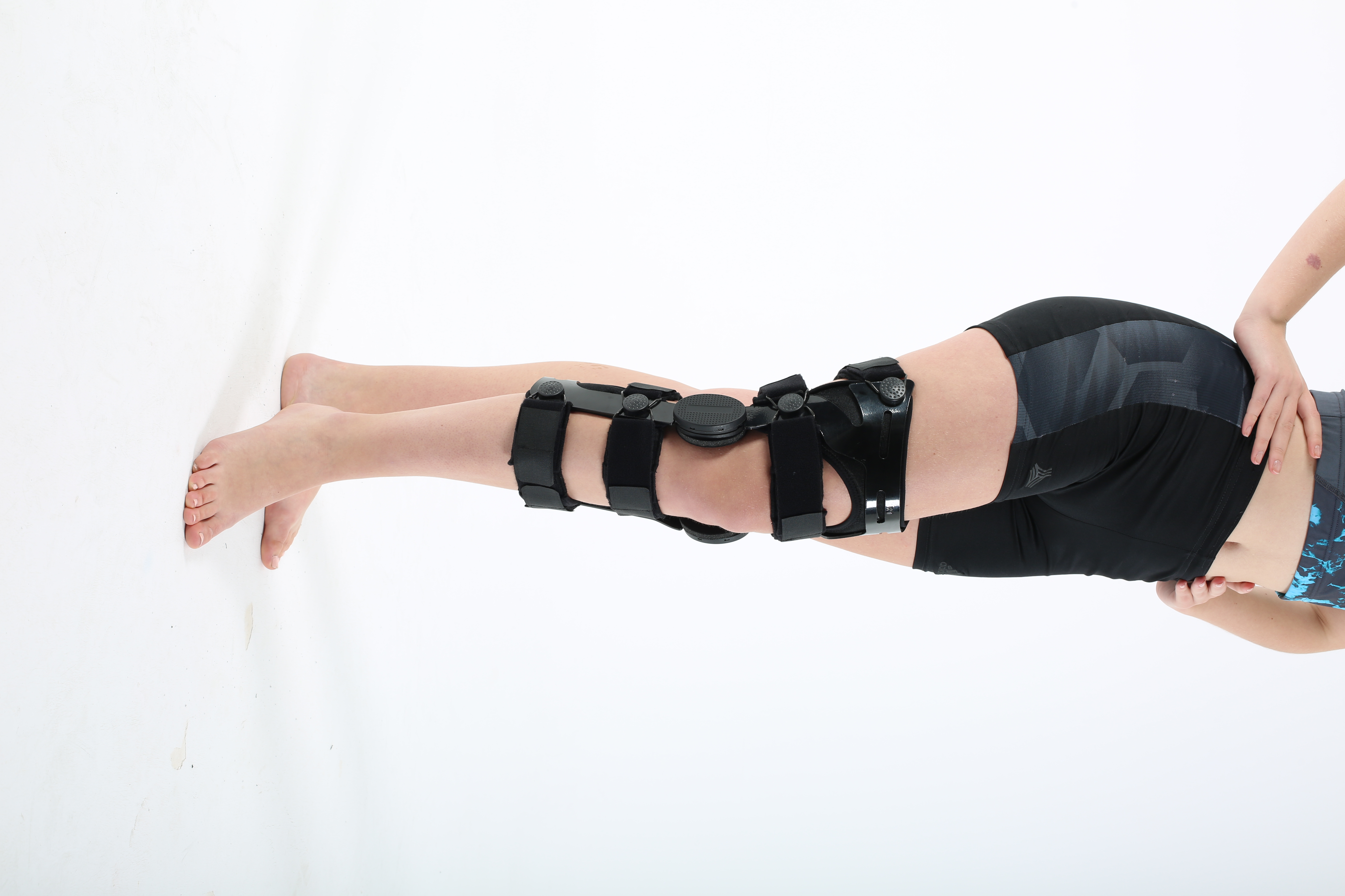 SL 09 A Articulated knee brace